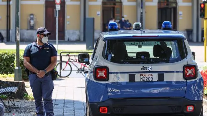 Controlli della Polizia di Stato, Commissariato di Empoli in piazza don Minzon (foto Germogli/Gasperini)