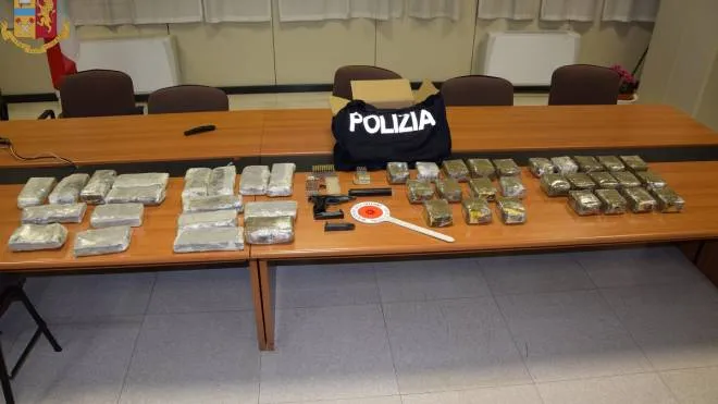40 chili di droga sequestrati tra cocaina e hashish