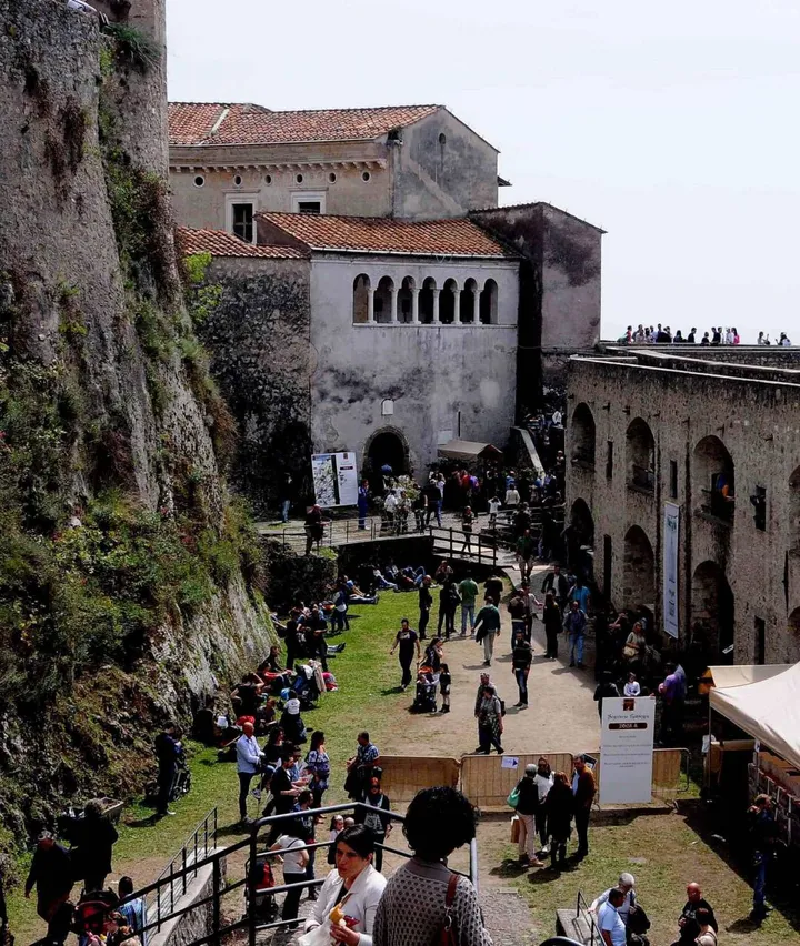 Un’iniziativa organizzata all’interno del Castello Malaspina, arroccato sopra la città di Massa (foto di repertorio)