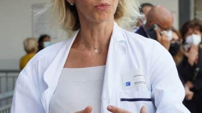 La direttrice dell’ospedale, Sara. Melani. E, in alto, il direttore generale dell’Asl Toscana Centro Paolo Morello Marchese (foto Tempestini/Attalmi)