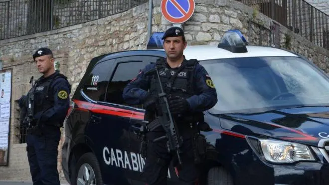 Perquisizioni eseguite dai carabinieri della compagnia di Perugia con il nucleo cinofili “Santa Maria di Galeria“