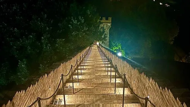il Camminamento del Soccorso di Brunelleschi in notturna