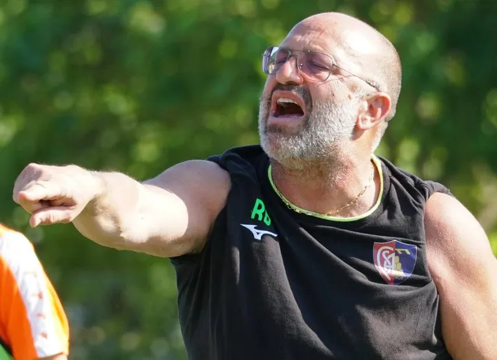 L’allenatore Roberto Malotti, 60 anni, durante un allenamento del Montevarchi