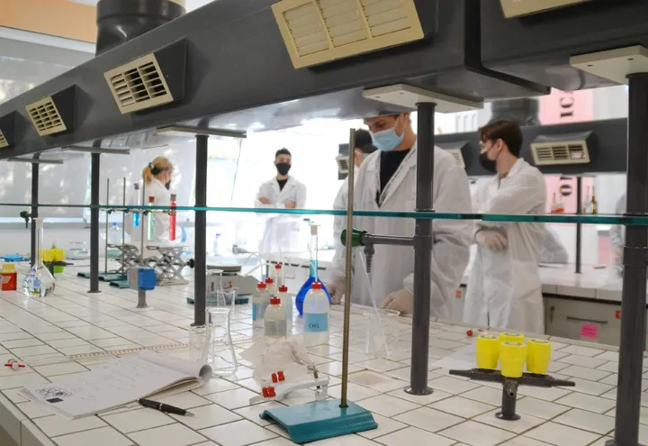 Un’immagine di uno dei due nuovi laboratori realizzati nelle ultime settimane nella sede dell’istituto tecnico Carlo Cattaneo di via Catena a San Miniato