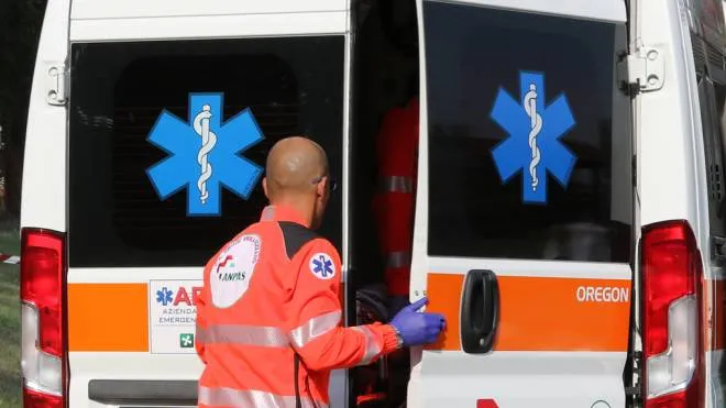 Un’ambulanza della Croce Viola durante un servizio di soccorso