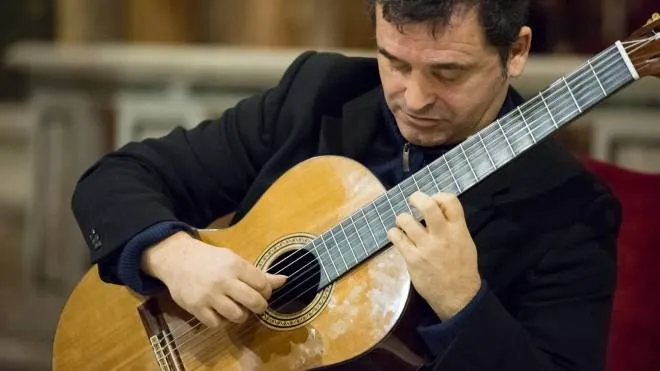 Il chitarrista Antonio Molfetta porterà il programma “Novecento e oltre“