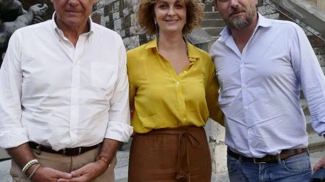 Chiara Bartalini la candidata pratese del M5S con i candidati Ettore Licheri e Riccardo Ricciardi