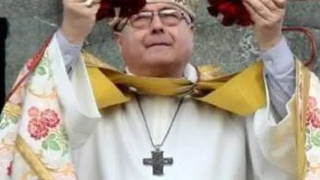 Il vescovo Giovanni Nerbini durante l’Ostensione della Sacra Cintola Foto Attalmi