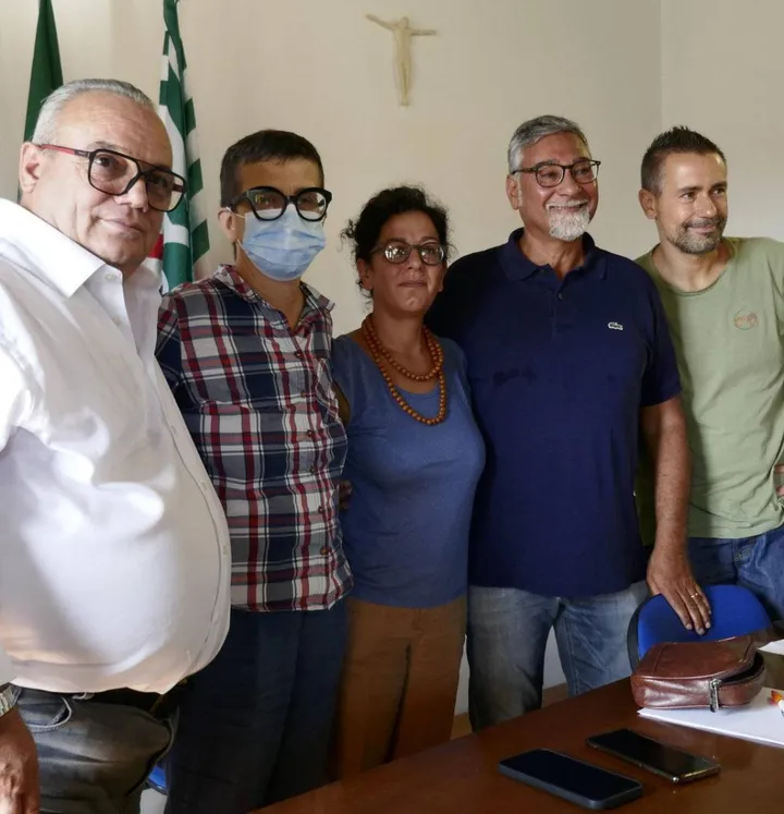 I sindacalisti ieri mattina a Prato hanno presentato il caso che vede coinvolta un’azienda pistoiese