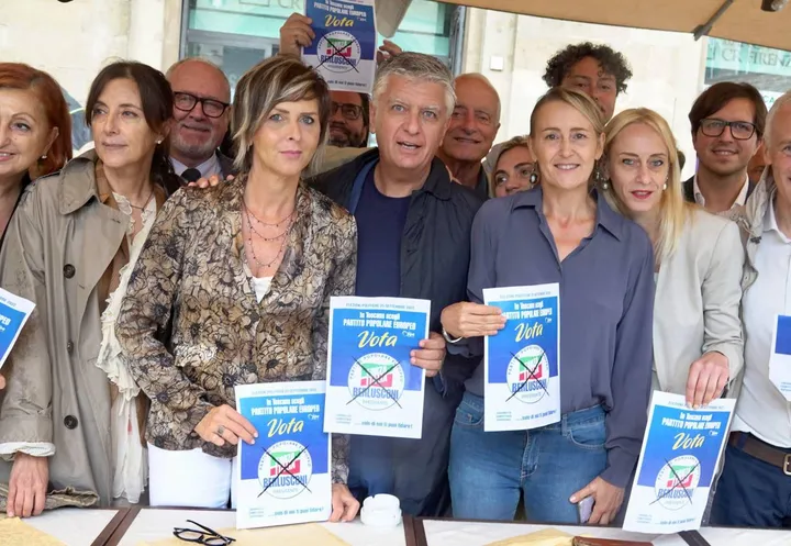 Il senatore Massimo Mallegni con i candidati di Forza Italia in Toscana