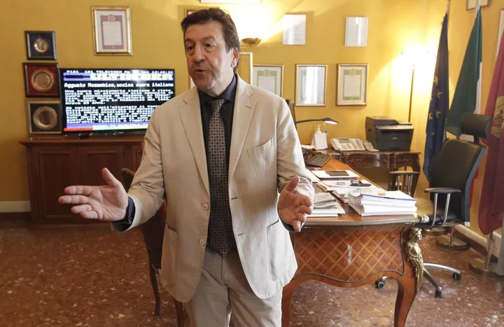 Il questore. Milone chiede aiuto ai cittadini per prevenire le truffe agli anziani (video su www.lanazione.it/siena