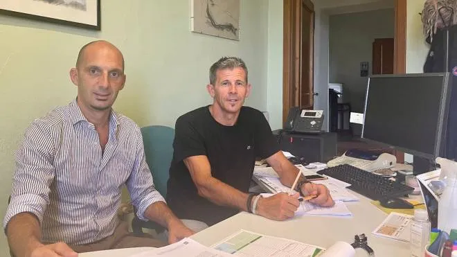 Il sindaco Matteo Ferrucci e il responsabile dei sistemi informativi Ivano Miscali