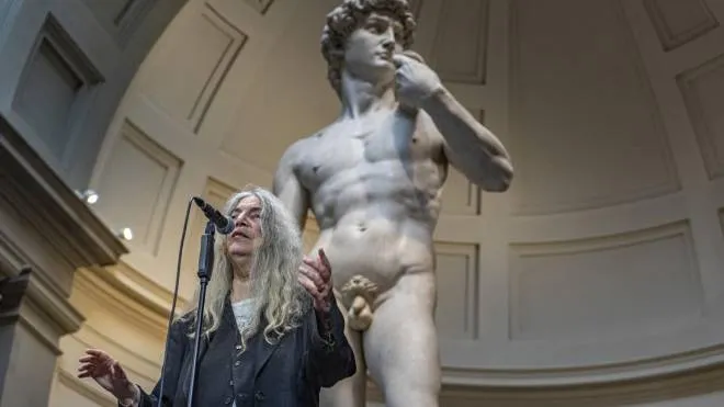Patti Smith durante il concerto del giugno scorso ai piedi del David di Michelangelo
