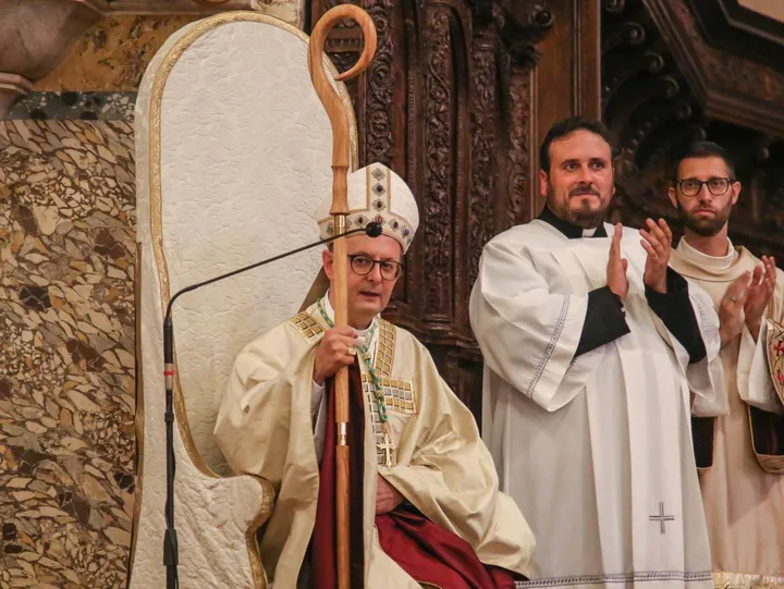Il nuovo arcivescovo della diocesi di Perugia-Città della Pieve, monsignor Ivan Maffeis, nella cattedrale di San Lorenzo