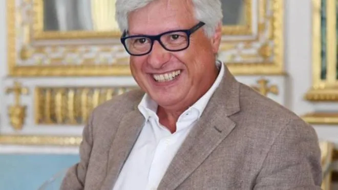 Nella foto Marcello Bertocchini, presidente della Fondazione Cassa di Risparmio che ha finanziato anche il restauro del Volto Santo