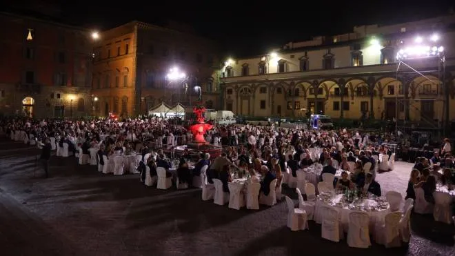 PRESSPHOTO Firenze, Ss.Annunziata. Cena di solodarietà “Il cuore di Firenze”
Nella foto 
Giuseppe Cabras/New Press Photo