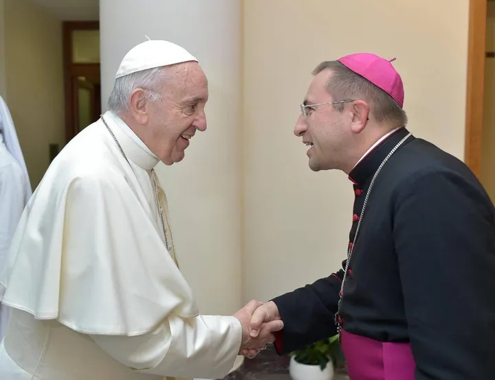Un incontro tra Papa Francesco e Andrea Migliavacca: dovrebbe essere lui la scelta del Pontefice per Arezzo