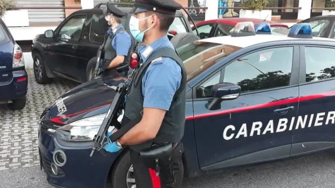 I carabinieri sono intervenuti per arrestare la badante che aveva maltrattato l’anziana signora di Fucecchio