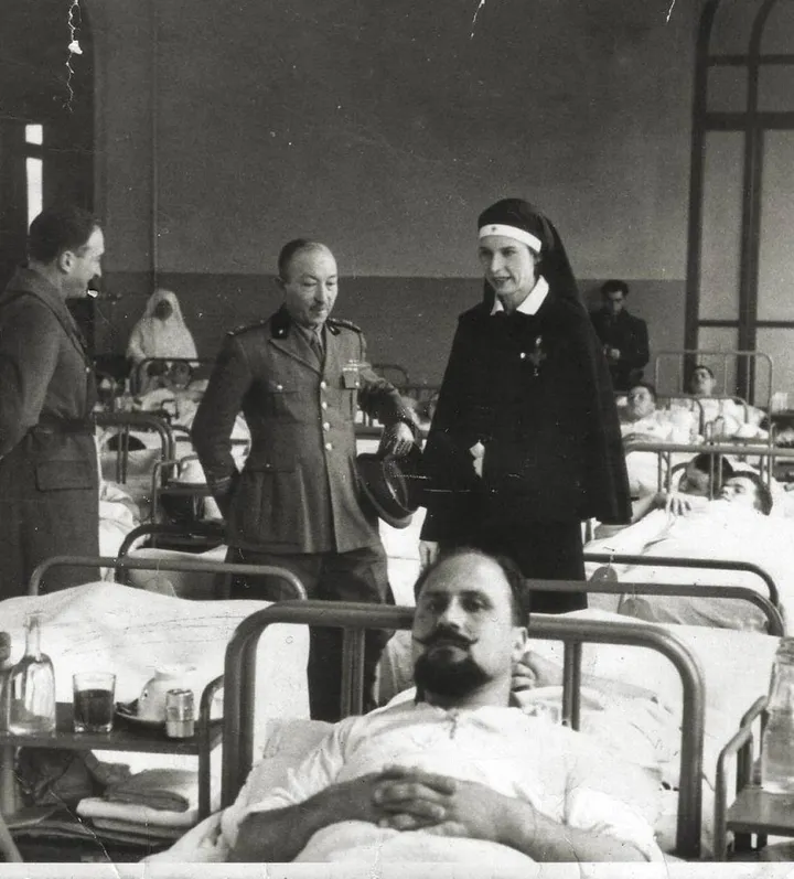 Ado Clocchiatti (nella foto a destra) non sopravvive alla Grande Guerra: muore in un ospedale militare piegato dalla malattia un mese prima della vittoria