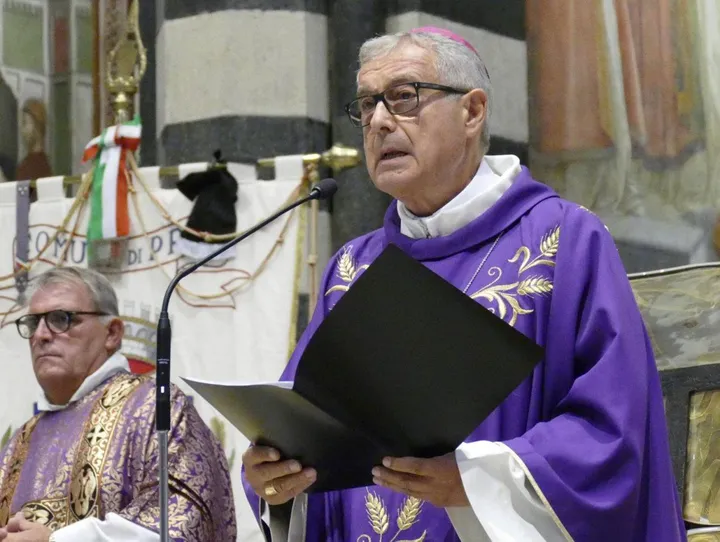 Il vescovo di Prato, monsignor Giovanni Nerbini (foto Attalmi)