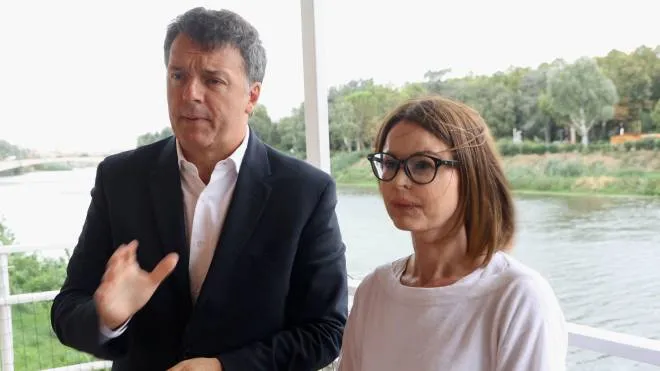 Il leader di Italia Viva Matteo Renzi insieme alla candidata nel collegio uninominale 8 Lucia Annibali
