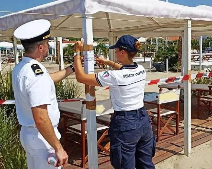 I marinai della Guardia Costiera durante l’operazione, sotto il comandante Alessandro Russo