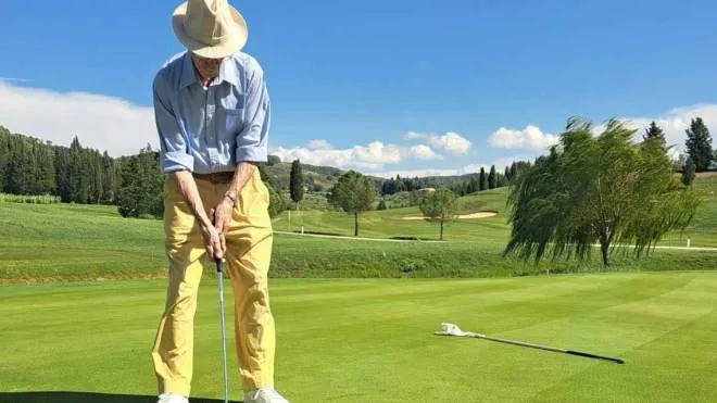 Mario in allenamento sul campo da golf di Castelfalfi a Montaione