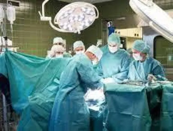 Una sala operatoria. La prima operazione risale a dieci anni fa, ne è seguita un’altra