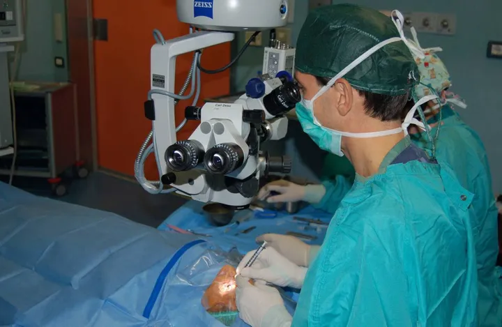 Un intervento operatorio a Oculistica, foto d’archivio