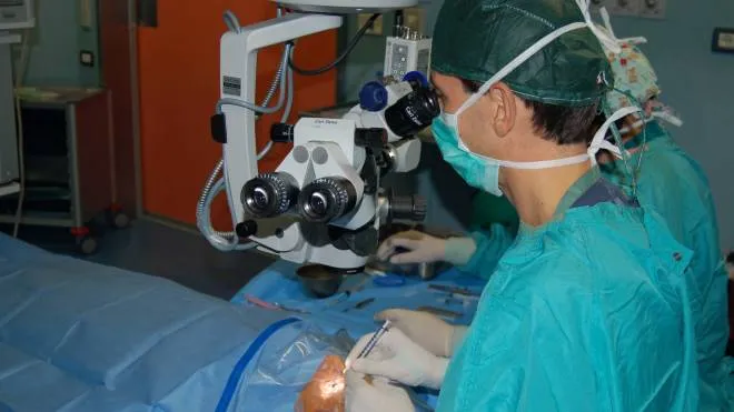 Un intervento operatorio a Oculistica, foto d’archivio