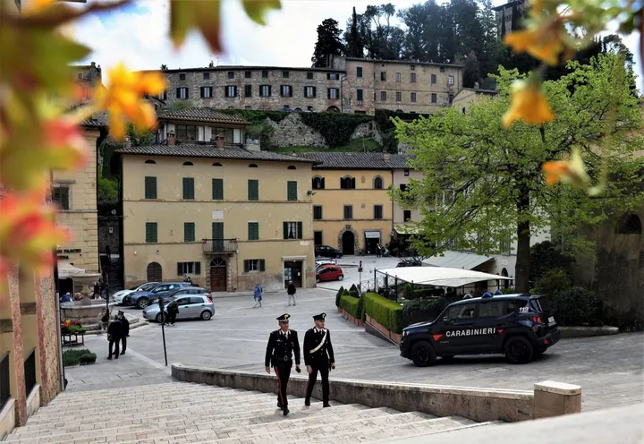 Carabinieri a Monteriggioni