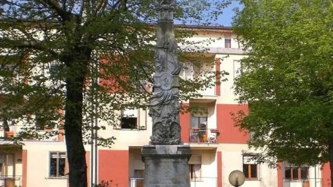 Il monumento ai caduti, inaugurato a Piancastagnaio il 24 settembre 1922. È qui che Donnini farà sosta in preghiera per ricordare le vittime
