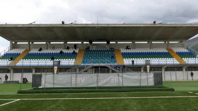 Il nuovo stadio Buon Riposo è stato bagnato con una sconfitta dl Seravezza