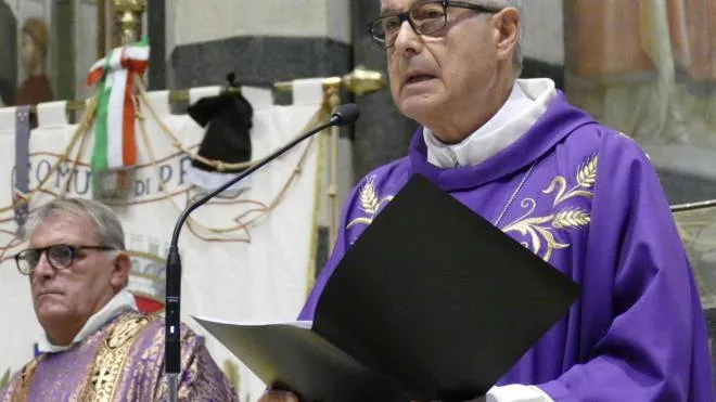 Il vescovo Giovanni Nerbini ha lanciato una campagna per sostenere le famiglie in difficoltà