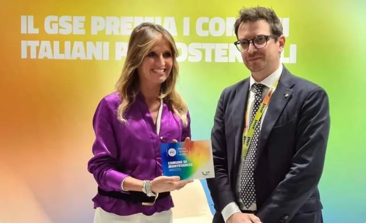Il sindaco Silvia Chiassai Martini premiata dal Gse per la sostenibilità di Montevarchi