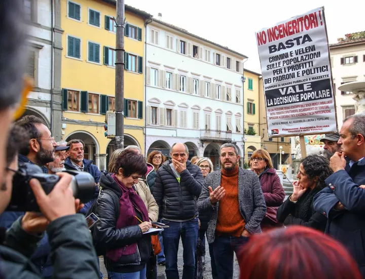Una protesta contro il progetto dell’impianto a Empoli (foto d’archivio)
