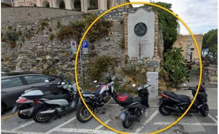 Il monumento che ricorda lo sbarco di Giuseppe Garibaldi a Porto Venere nel 1849; il consigliere comunale Fabio Carassale ne chiede il ritorno al decoro