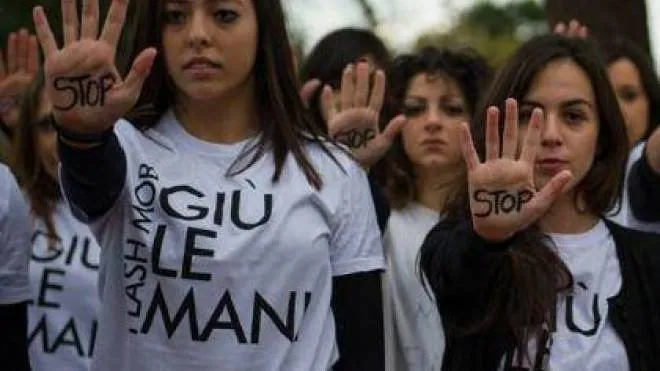 Nell’immagine d’archivio una manifestazione contro la violenza sulle donne in occasione della Giornata internazionale