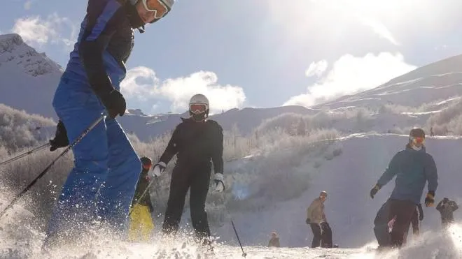 La stagione sciistica parte sotto i migliori auspici con i primi fiocchi di neve che sono caduti nei giorni scorsi