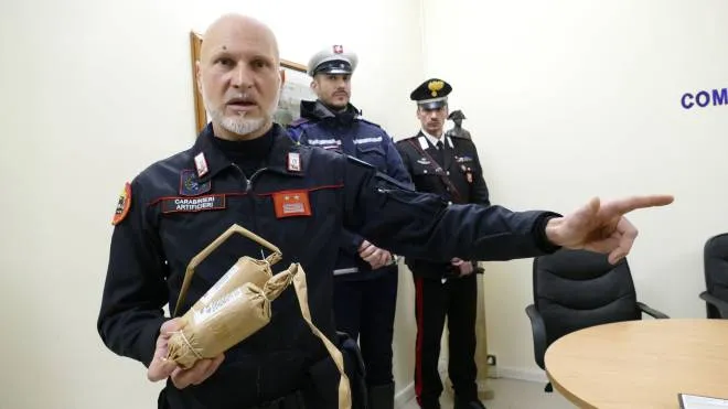 carabinieri sequestrano botti vendita illegale