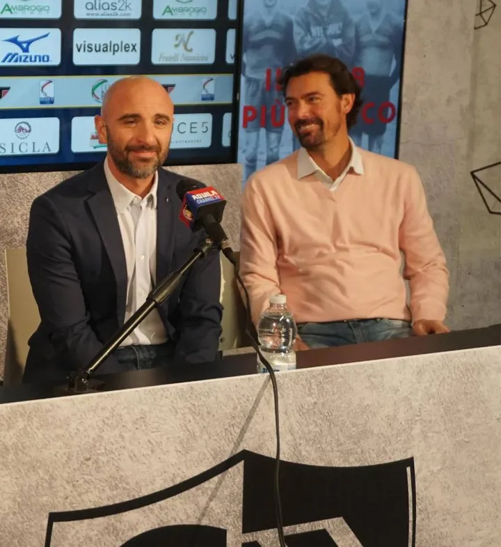 La presentazione del nuovo allenatore del Montevarchi Marco Banchini e del suo vice Jonatan Binotto. C’è fiducia per l’obiettivo salvezza