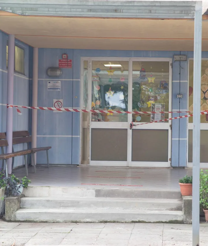 L’ingresso della scuola dell’infanzia «Manzi» istituto comprensivo Tongiorgi