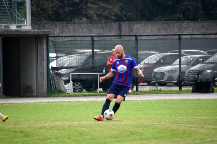 Il difensore Alessio Fatticcioni del Camaiore è già al 3° gol in questo campionato