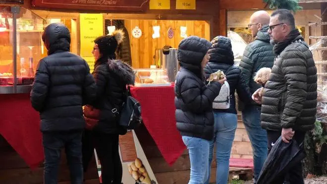 Il mercatino delle meraviglie al Prato: tutti i banchi aperti fino all’otto gennaio