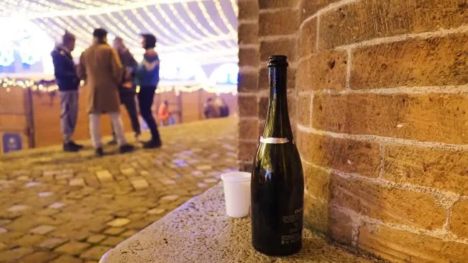 I sindaci di Spezia e Lerici vietano la vendita di alcolici in vetro e lattine nella notte di Capodanno (foto d’archvio)