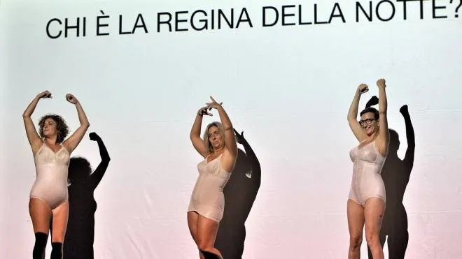 Il dissacrante. spettacolo. con Francesca Albanese, Silvia Baldini e Laura Valli