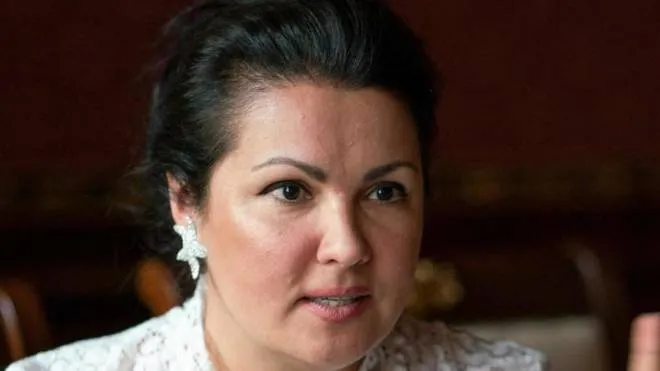 (FILES) In this file photo taken on June 01, 2019 Anna Netrebko, Russian opera soprano singer, speaks during an AFP interview at Coburg palace in Vienna, Austria. - Netrebko said on March 1, 2022, she is taking a step back from performing, as controversy rages over her pro-Kremlin stance despite her condemnation of the war in Ukraine. (Photo by JOE KLAMAR / AFP)