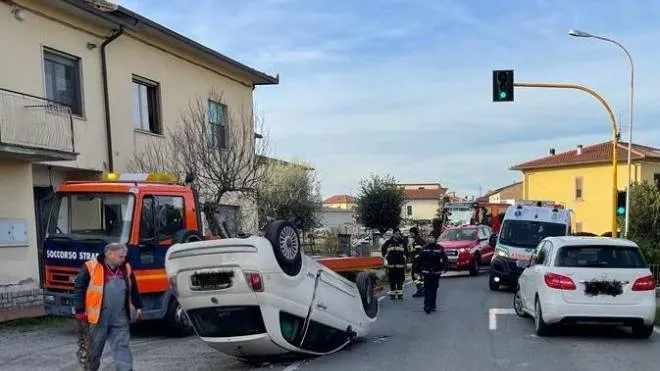 Incidente ieri mattina a Castiglion Fiorentino ferita una giovane donna