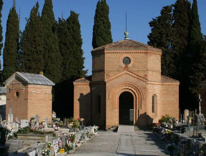 Il Tempio della cremazione si trova all’interno del Cimitero del Laterino