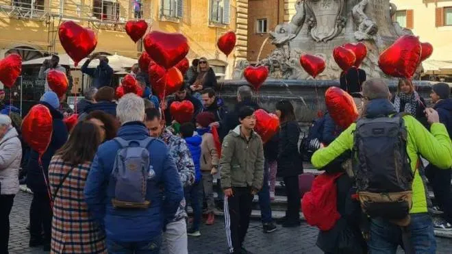 La manifestazione a Roma delle coppie in attesa di bambini adottati in Cina